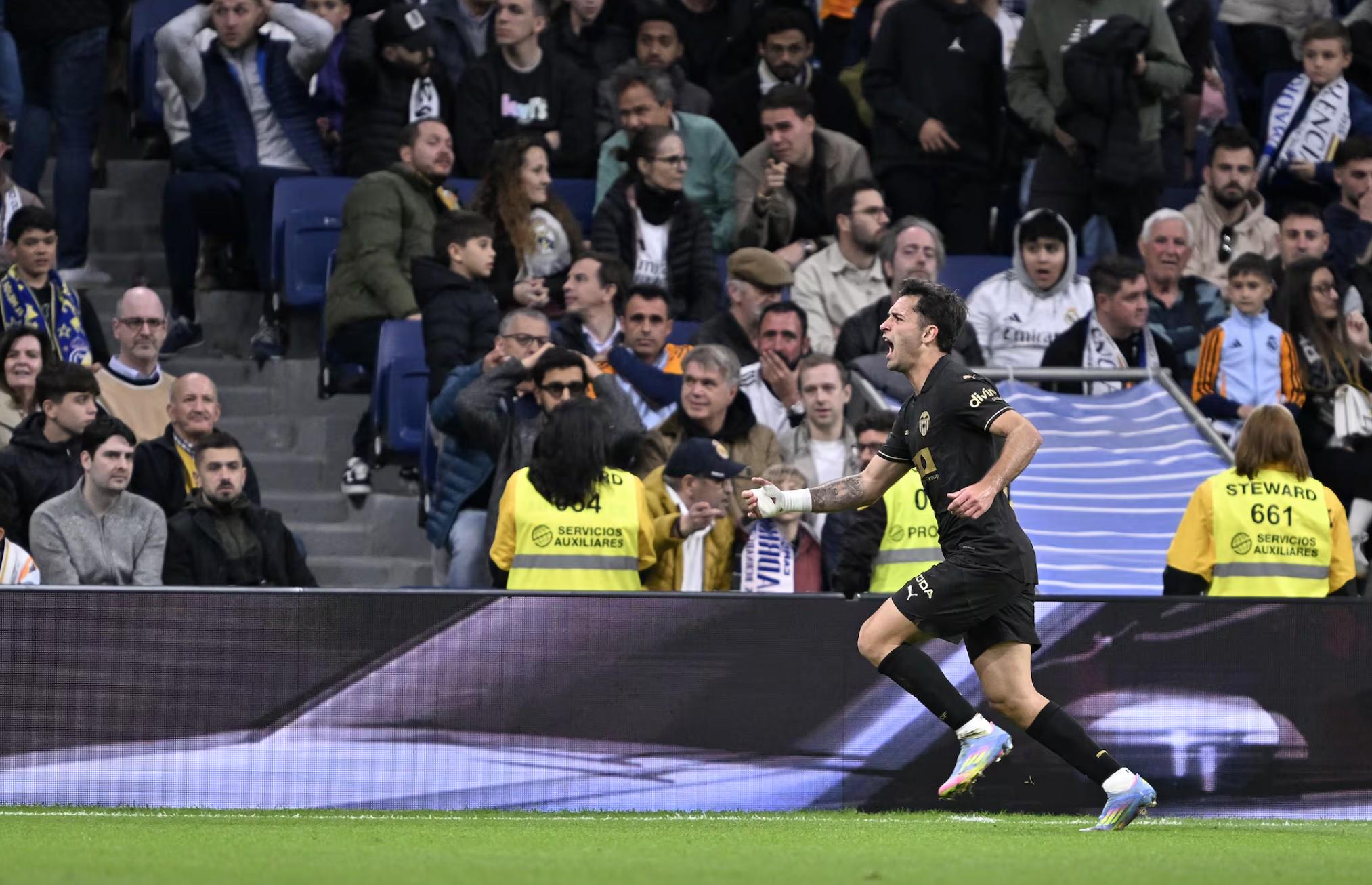 BETVICTOR最新网址-关于瓦伦西亚客场大胜，重返欧战资格席位的信息