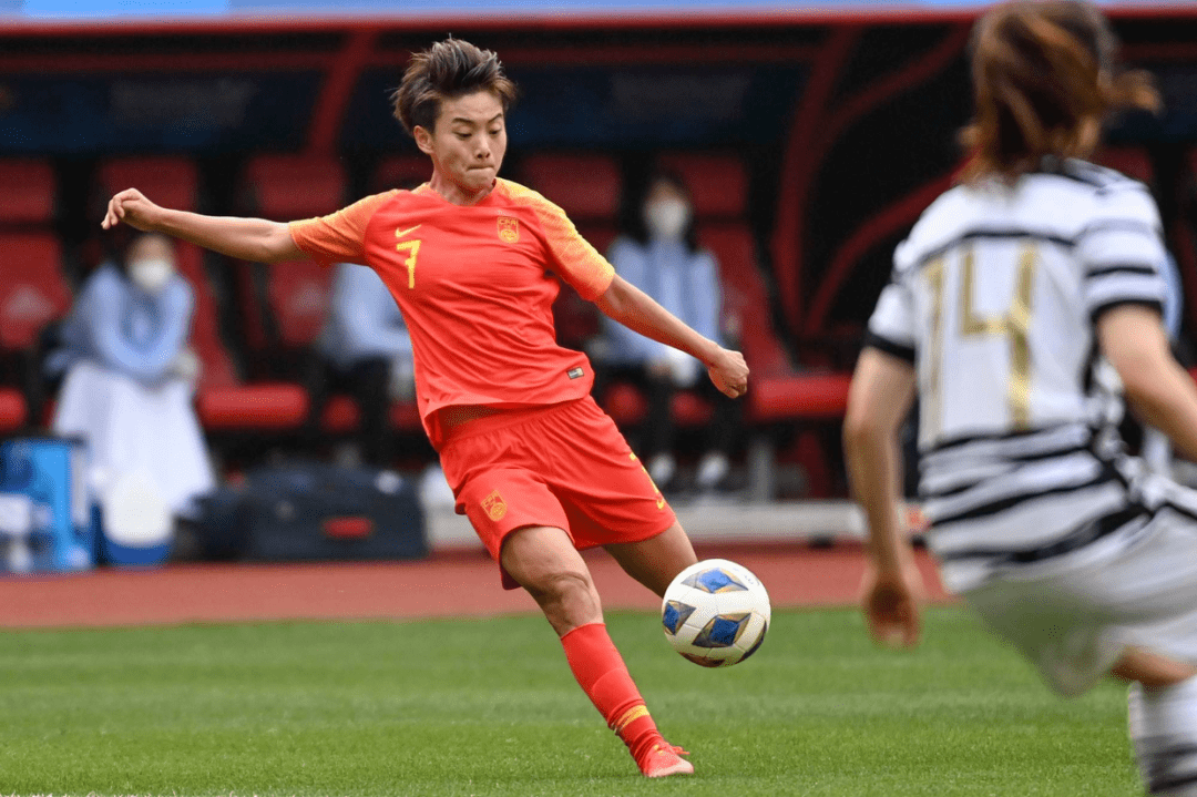 胶州韦德体育-足球比赛胜利之夜：女足掀起一波又一波热潮的简单介绍