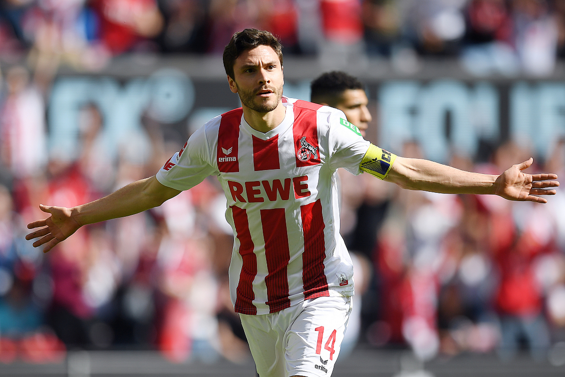 伟德体育官网-纽伦堡主场战平美因茨，保级形势日益严峻