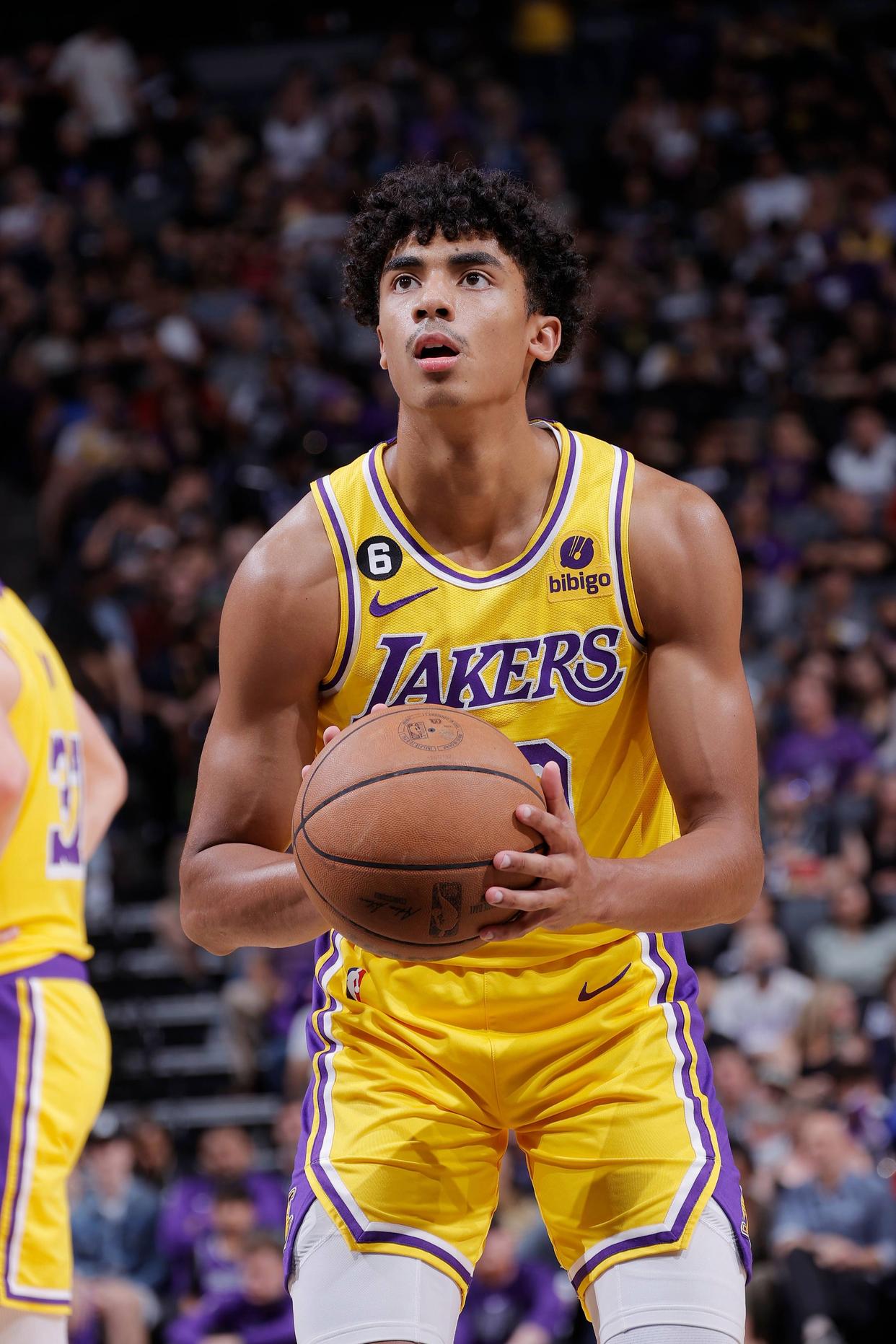 韦德体育平台-湖人胜利！浓眉26+10领先逆转国王