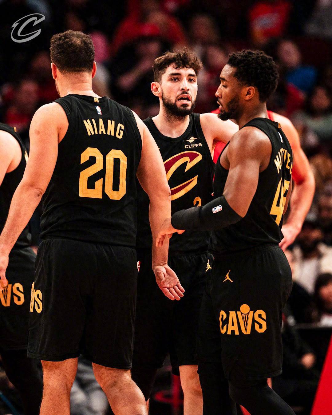 韦德现在多少给一个-篮网大胜骑士，继续保持东部前四