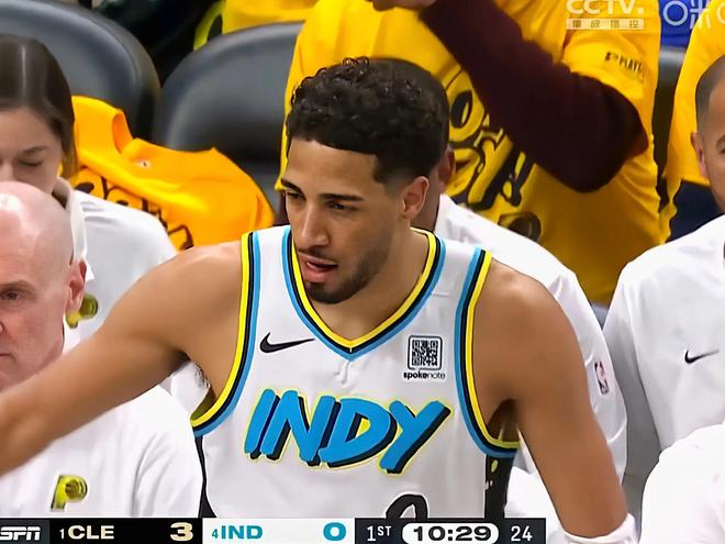 BETVICTOR中国官网-步行者逆转骑士，不败金身